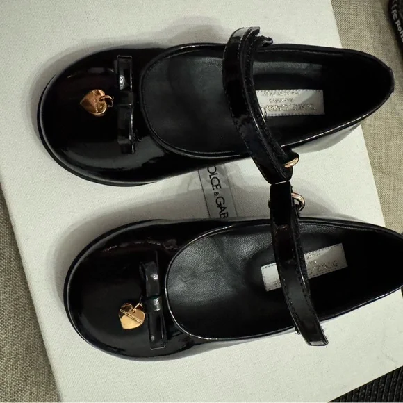 D&G Kids Shoes with Heart Charm - Picture 6 of 6